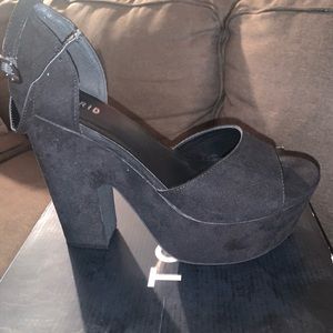 Chunky heel wide width torrid black suede shoe